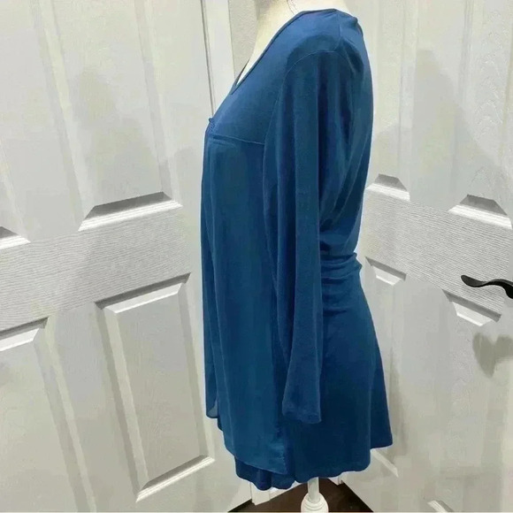 Logo by Lori Goldstein Blue long sleeve pleated front oversized blouse shirt - Picture 2 of 7